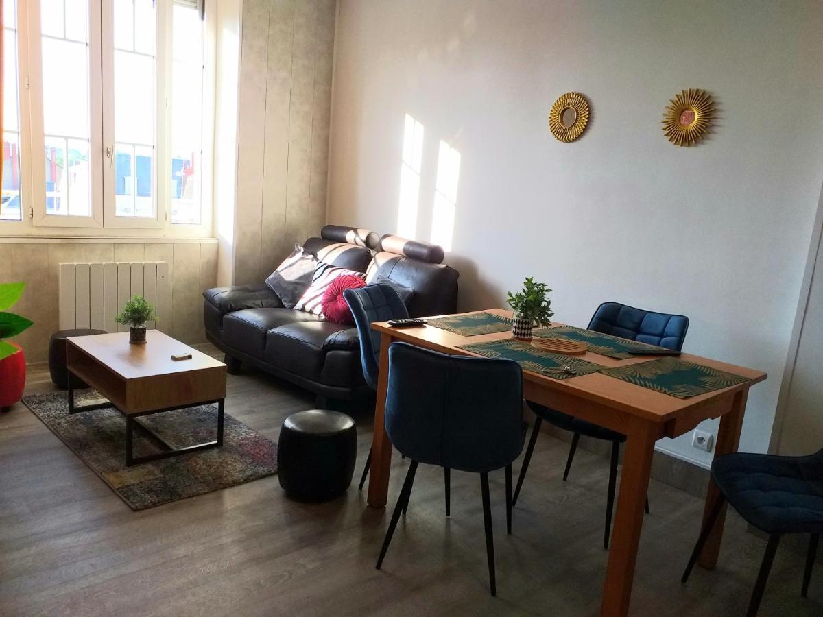 בורז'ה La Tour De Beurre- Appartement Lumineux Et Spacieux מראה חיצוני תמונה